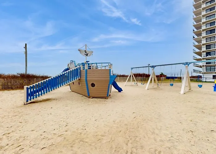 Coastal With Pools Game Gym Sauna & Ac Holiday home